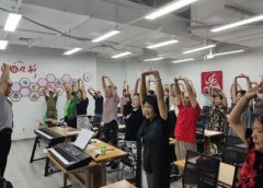 随着中小学生的开学快乐老人大学当周陆续开课