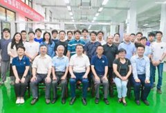 团队长期从事机器人化智能制造的教学与科研工作
