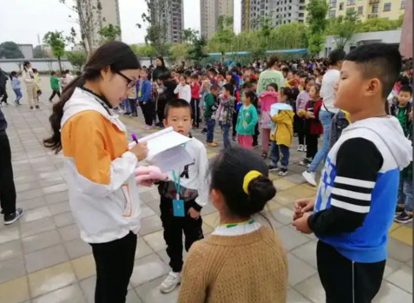 回归温情本质为孩子的健康成长营造更理性更优质的教育环境 回归温情本质为孩子的健康成长营造更理性更优质的教育环境