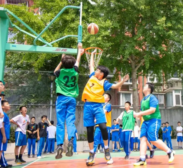 构成阶梯式思政育人链条孩子们手里有一本特别的美德存折